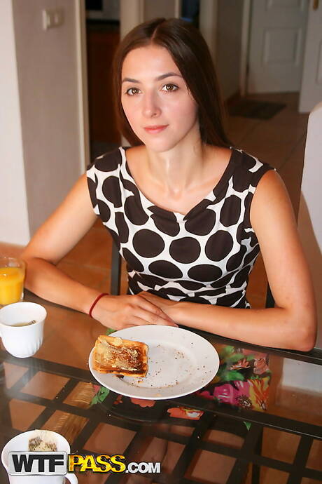 Private Sex Tapes pleased to share with you a free gallery with Leila in hard fuck scene