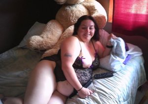 TAC Amateurs are proud to present you with a free pictures featuring Sexy Ne Bbw in scene with inserting a toy in twat