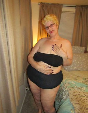 TAC Amateurs are proud to present you with a free pics featuring Bunny Gram in hard fucked scene